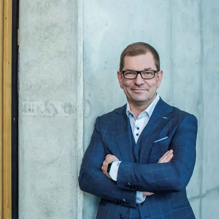 Audi CEO Email & Net Worth Markus Duesmann Salary & Age